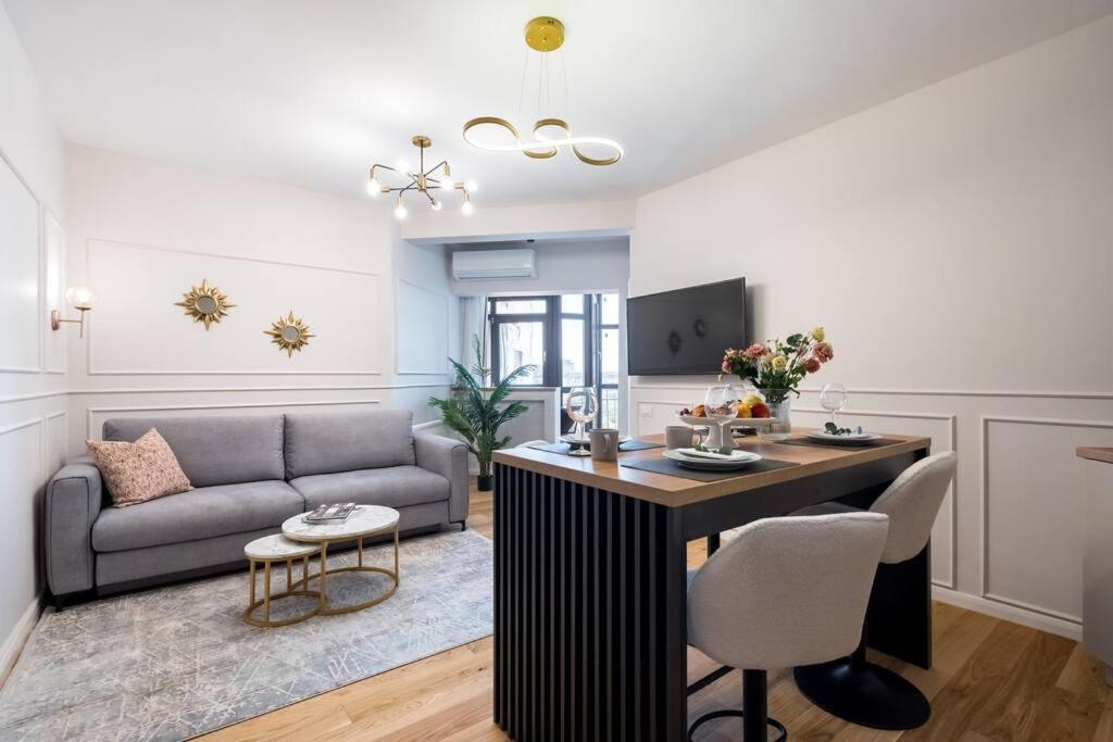Appartement Stunning Views 3Br Sunny Flat - Amazing Terrace à Bucarest Extérieur photo