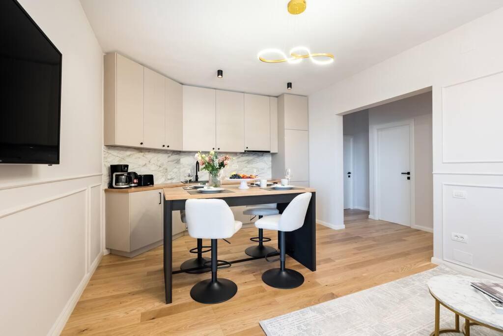 Appartement Stunning Views 3Br Sunny Flat - Amazing Terrace à Bucarest Extérieur photo