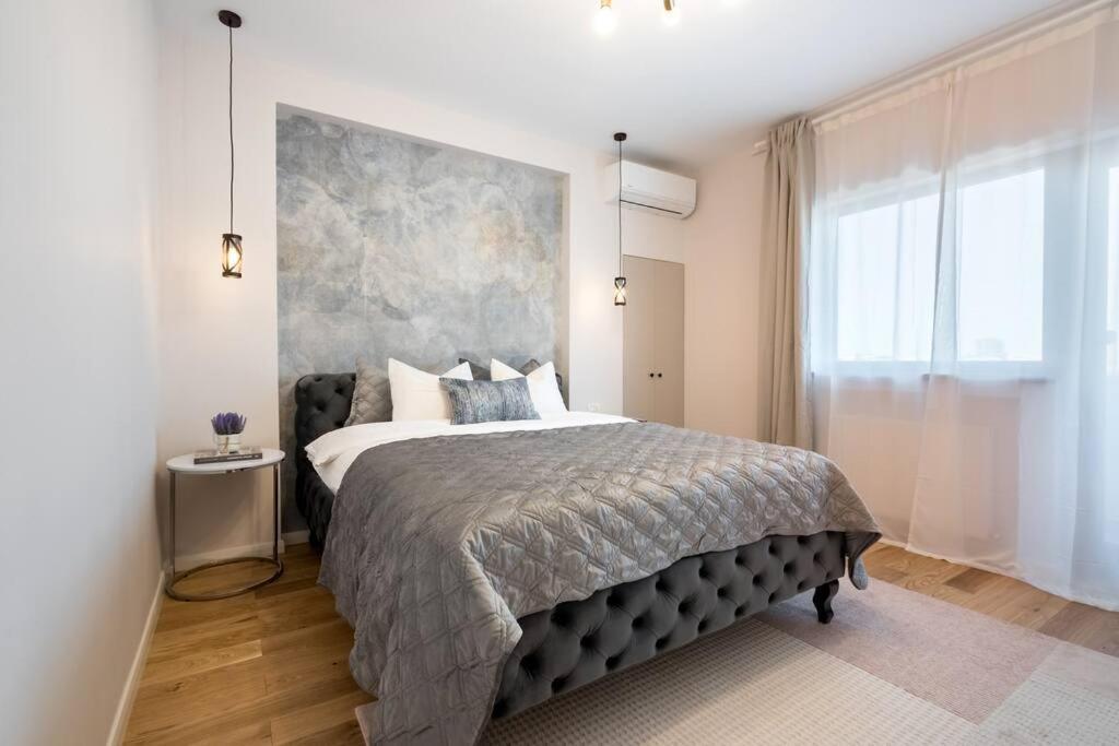 Appartement Stunning Views 3Br Sunny Flat - Amazing Terrace à Bucarest Extérieur photo